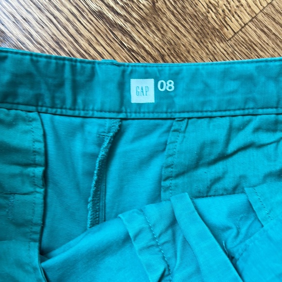 Gap Summer Shorts - Picture 2 of 7